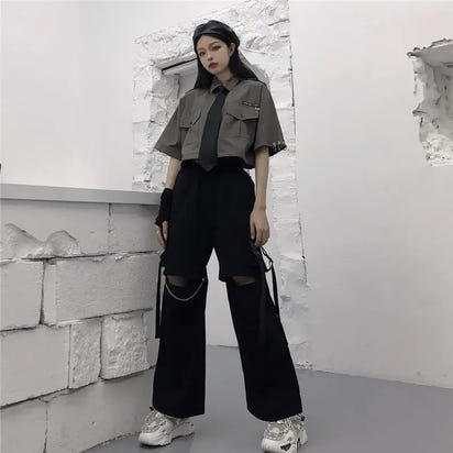 Woman’s Cargo Pants Gothic