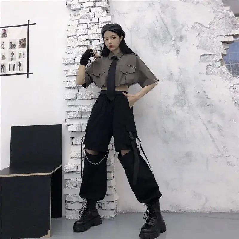Woman’s Cargo Pants Gothic