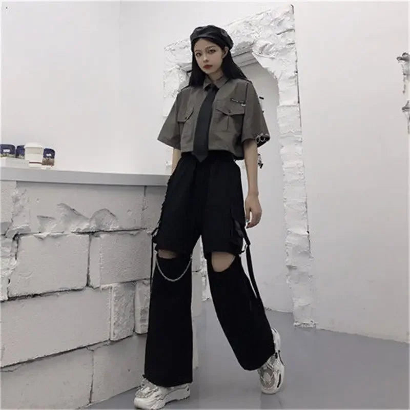 Woman’s Cargo Pants Gothic