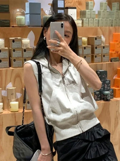 Woman’s Sleeveless Hoodie