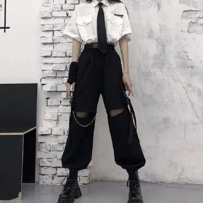 Woman’s Cargo Pants Gothic