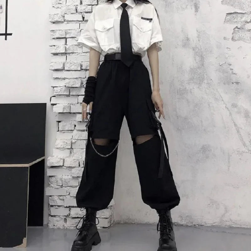 Woman’s Cargo Pants Gothic