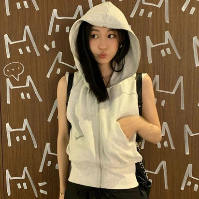 Woman’s Sleeveless Hoodie