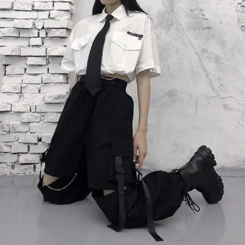 Woman’s Cargo Pants Gothic