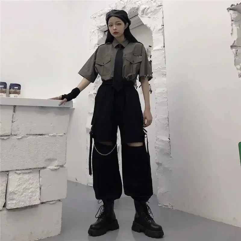 Woman’s Cargo Pants Gothic